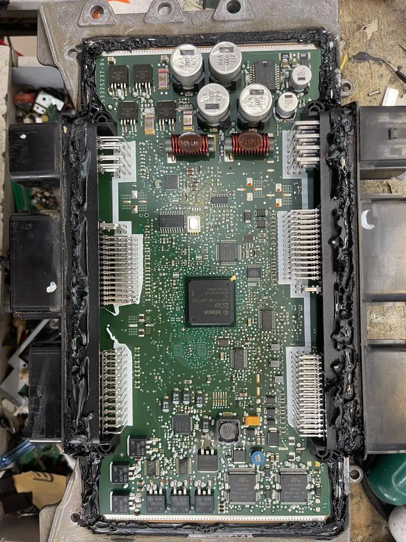 汽車電腦板維修 核心技術(shù)解讀與專業(yè)培訓(xùn)指南